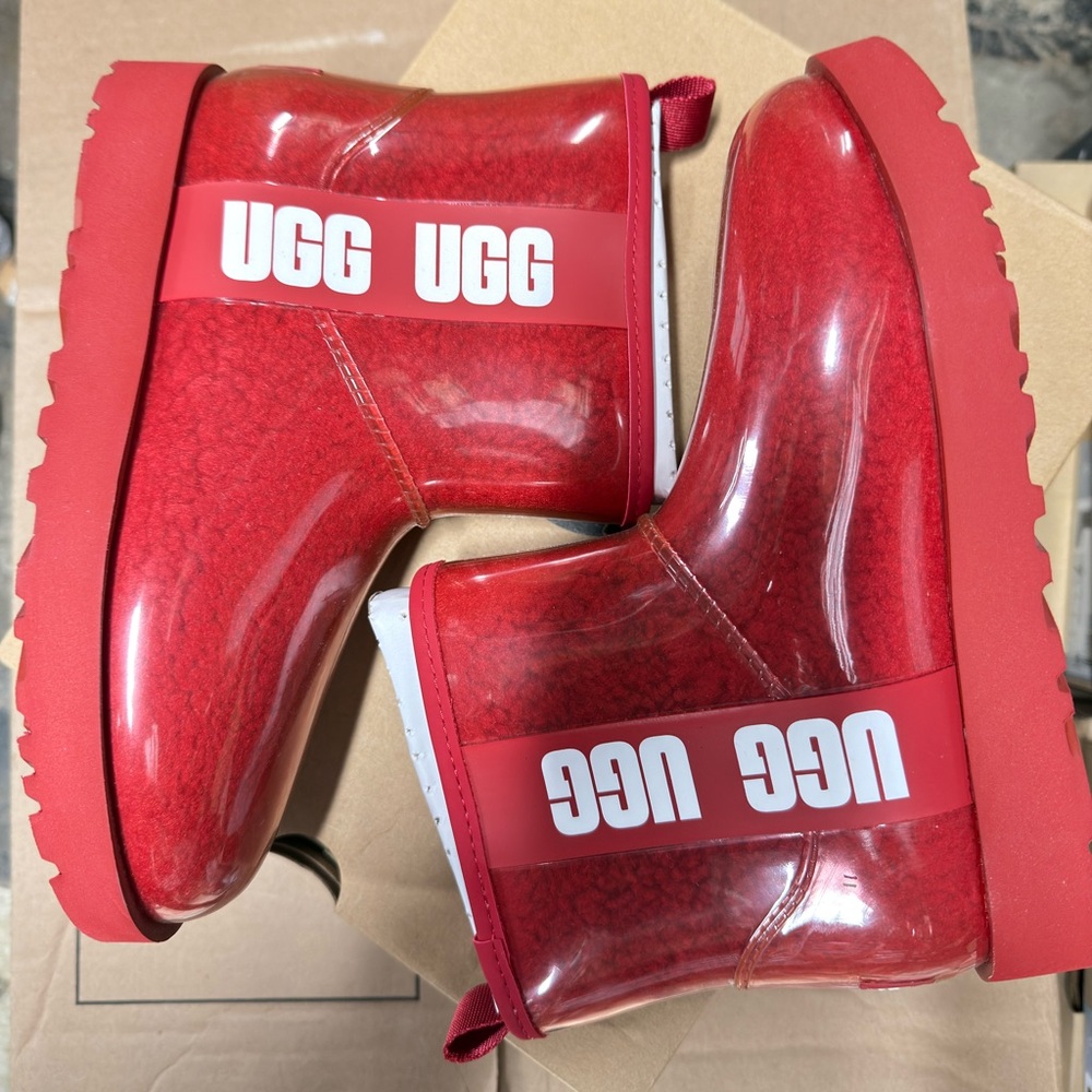 UGG women’s classic clear mini waterproof winter boot